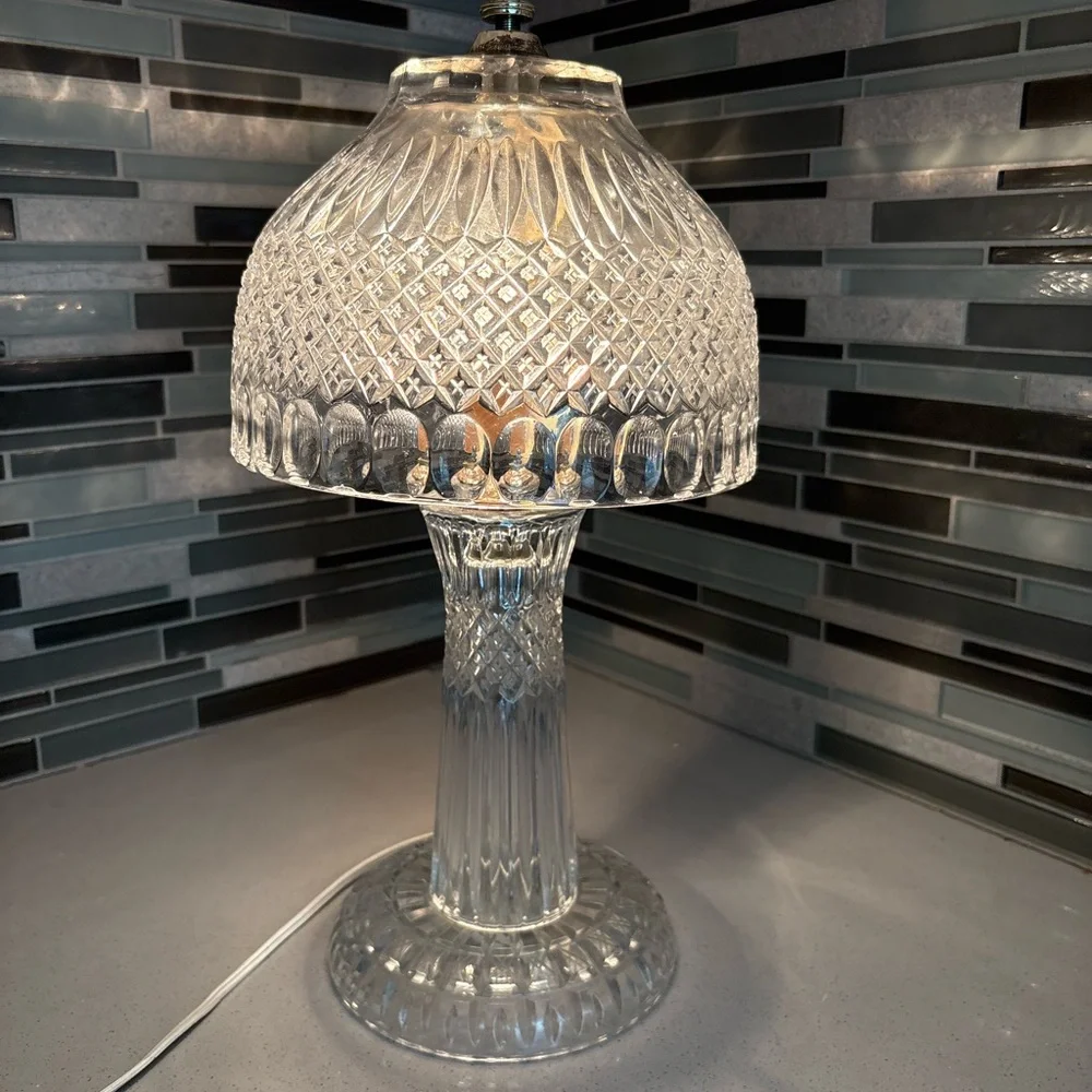 🏡 Vintage Crystal Table Lamp